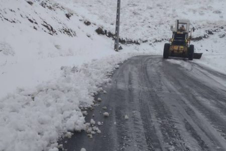 آماده باش کامل نیروهای راهداری برای انجام عملیات راهداری زمستانی