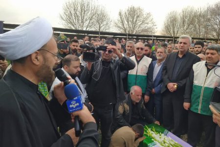  شهدا چراغ راه سعادت جامعه‌اند