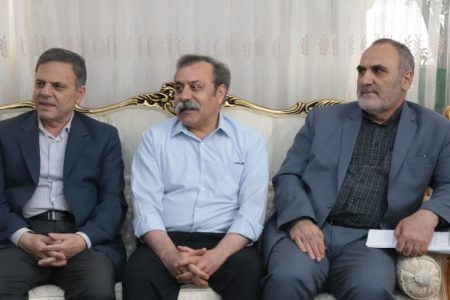 دیدار استاندار زنجان با استاد برجسته هنرهای تجسمی؛ تأکید بر حل مشکلات هنرمندان است