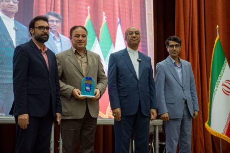 تقدیر استاندار کرمانشاه از مدیرعامل شرکت شهرک‌های صنعتی به عنوان مدیر پشتیبان ارتباطات و روابط عمومی