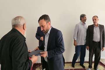 تجلیل مسئولان سازمان آموزش فنی و حرفهای کشور از خانواده شهید جاویدالاثر «ساسان افخمی» در کردستان