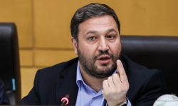 عضو هیات رئیسه مجلس: باید مردم را در جریان مسائل داخلی و خارجی کشور قرار داد